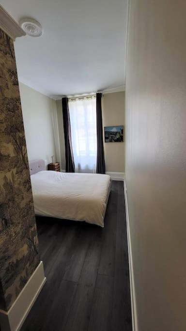 Appartement De La Bibliotheque 브장송 외부 사진