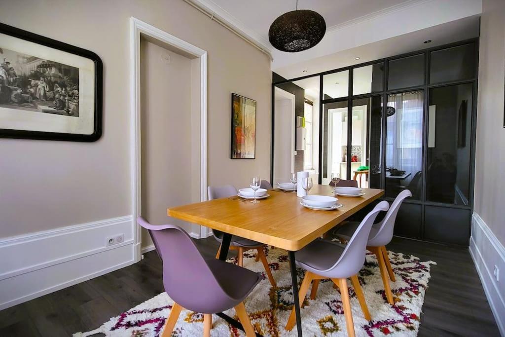 Appartement De La Bibliotheque 브장송 외부 사진